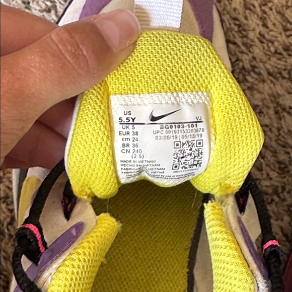 Nike Air Max React 270 Youth 5.5 (Women’s 7) Bright Violet Multicolor Athletic - Picture 7 of 7